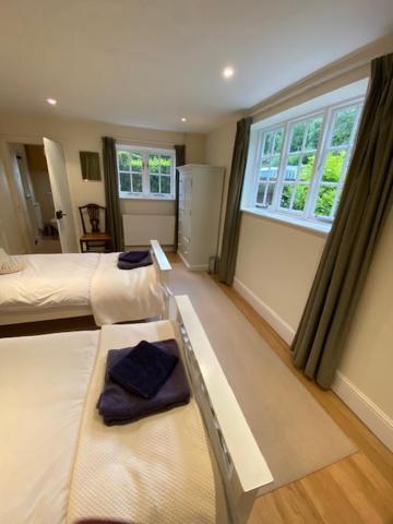 Stunning 3 Bedroom 3 Bath Self Catering Cottage Nr Stonehenge, Longleat, Avebury And Bath - Great Local Village Pub Pewsey Exterior foto