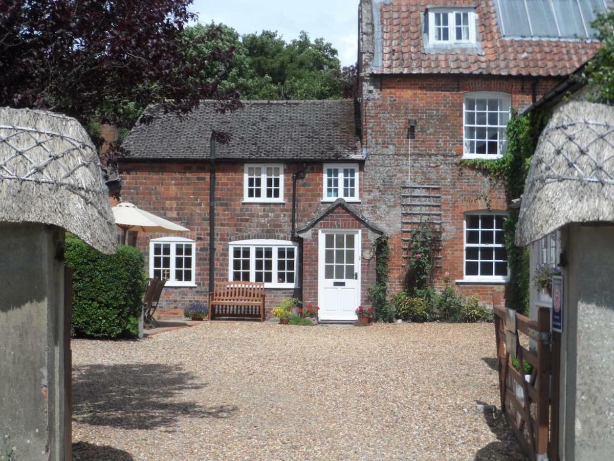 Stunning 3 Bedroom 3 Bath Self Catering Cottage Nr Stonehenge, Longleat, Avebury And Bath - Great Local Village Pub Pewsey Exterior foto