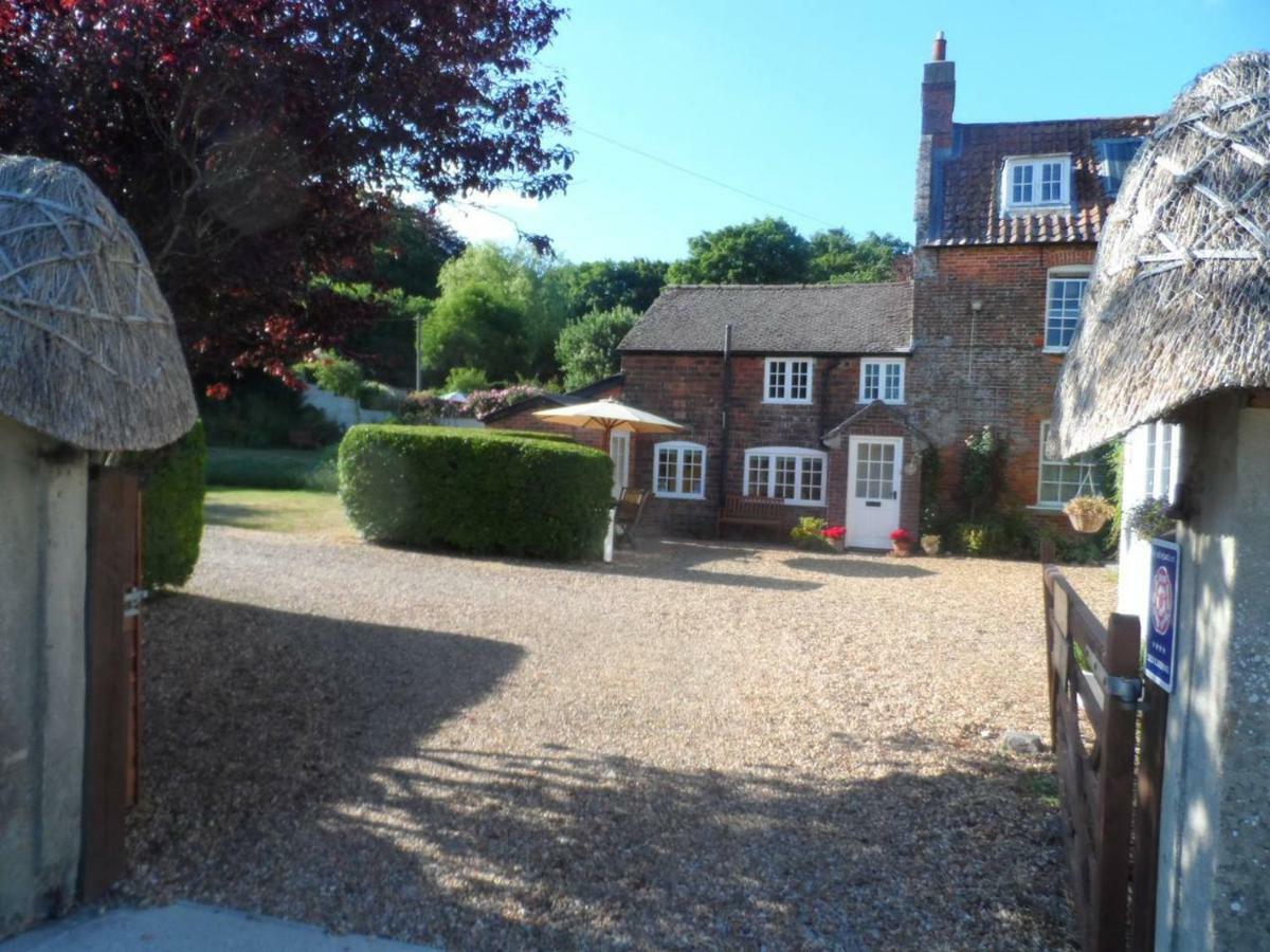 Stunning 3 Bedroom 3 Bath Self Catering Cottage Nr Stonehenge, Longleat, Avebury And Bath - Great Local Village Pub Pewsey Exterior foto